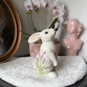 WHIMSICAL EASTER BUNNY GIRL RABBIT LAVENDER PURPLE FLOWER SEASONAL FIGURINE NEW